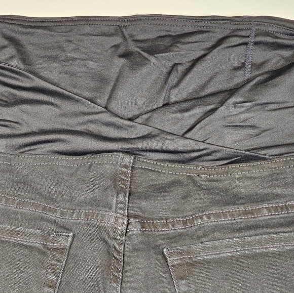 Isabel Maternity Crossover Panel Black Wash Denim Bermuda Shorts Size  NWT - Picture 7 of 13